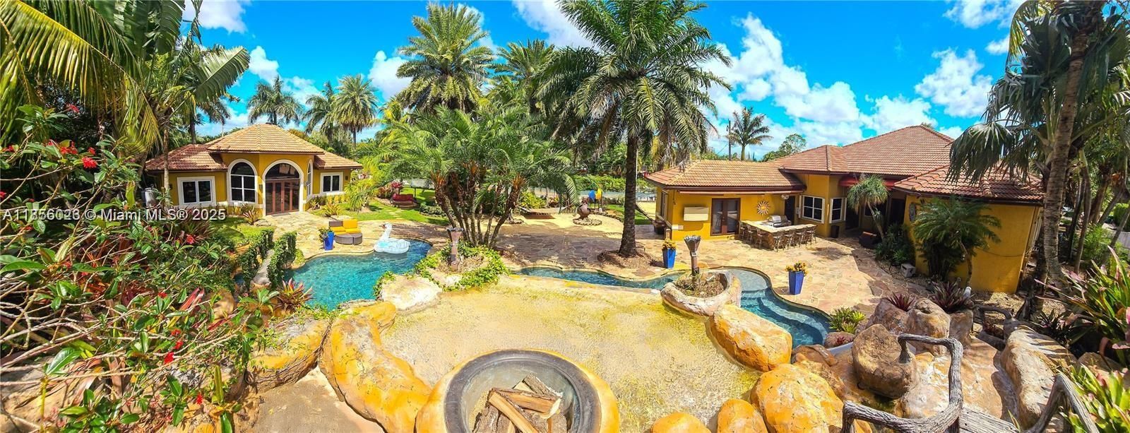 En Venta: $4,200,000 (6 camas, 4 baños, 4580 Pies cuadrados)