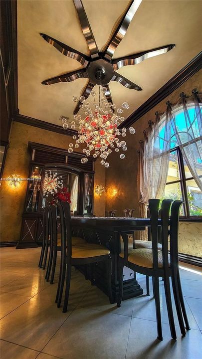 En Venta: $4,200,000 (6 camas, 4 baños, 4580 Pies cuadrados)