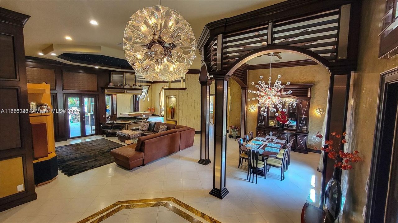 En Venta: $4,200,000 (6 camas, 4 baños, 4580 Pies cuadrados)