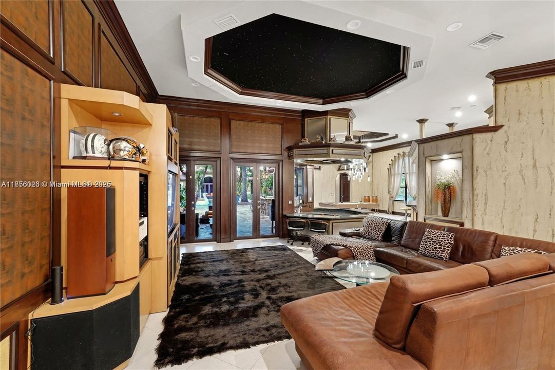 En Venta: $4,200,000 (6 camas, 4 baños, 4580 Pies cuadrados)