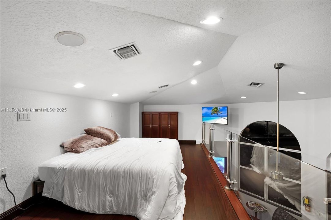 En Venta: $4,200,000 (6 camas, 4 baños, 4580 Pies cuadrados)