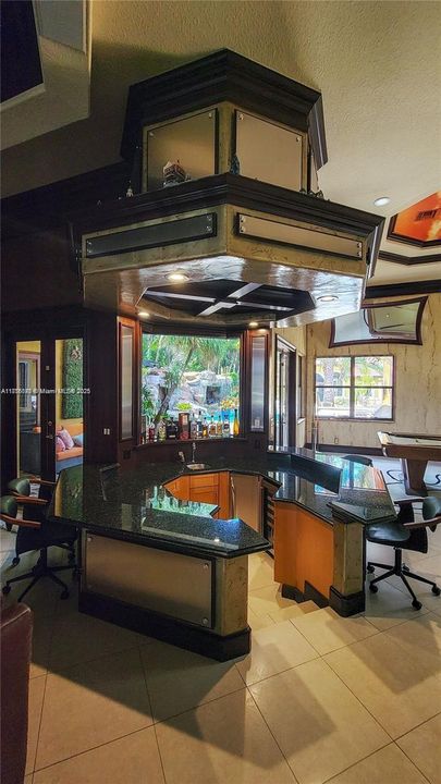 En Venta: $4,200,000 (6 camas, 4 baños, 4580 Pies cuadrados)