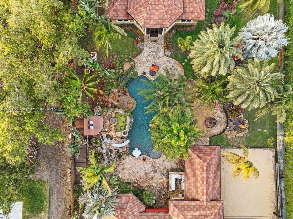 En Venta: $4,200,000 (6 camas, 4 baños, 4580 Pies cuadrados)