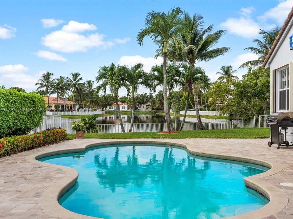 Vendido Recientemente: $895,000 (4 camas, 3 baños, 2650 Pies cuadrados)