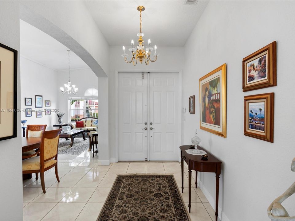 Vendido Recientemente: $895,000 (4 camas, 3 baños, 2650 Pies cuadrados)