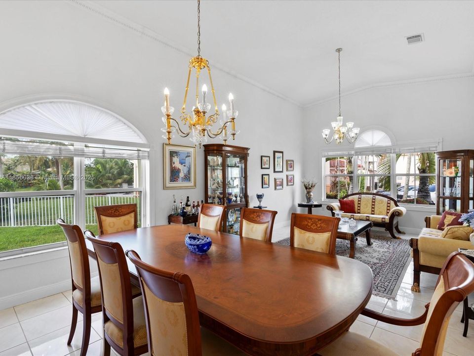 Vendido Recientemente: $895,000 (4 camas, 3 baños, 2650 Pies cuadrados)