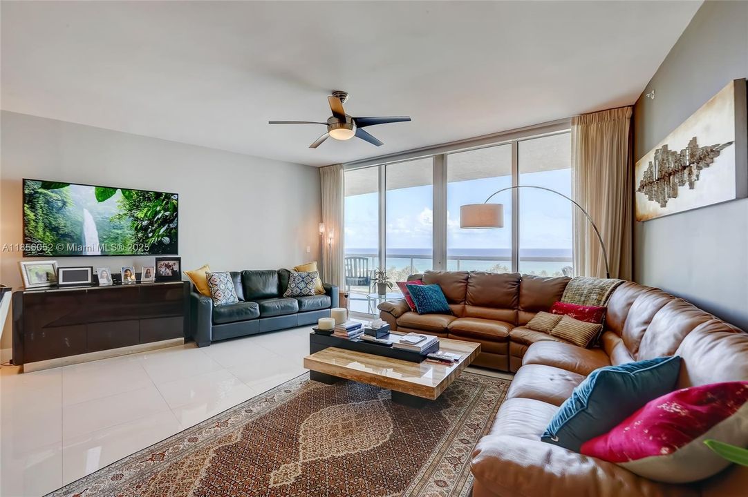 Active With Contract: $6,500 (2 beds, 2 baths, 1975 Square Feet)