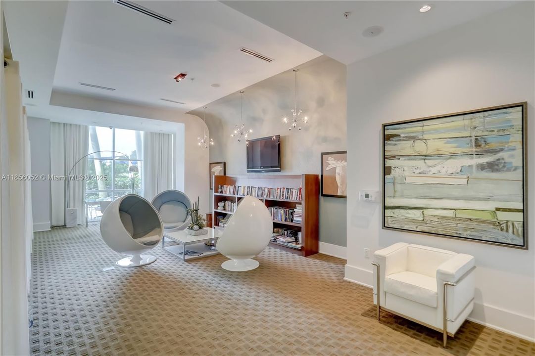 Active With Contract: $6,500 (2 beds, 2 baths, 1975 Square Feet)