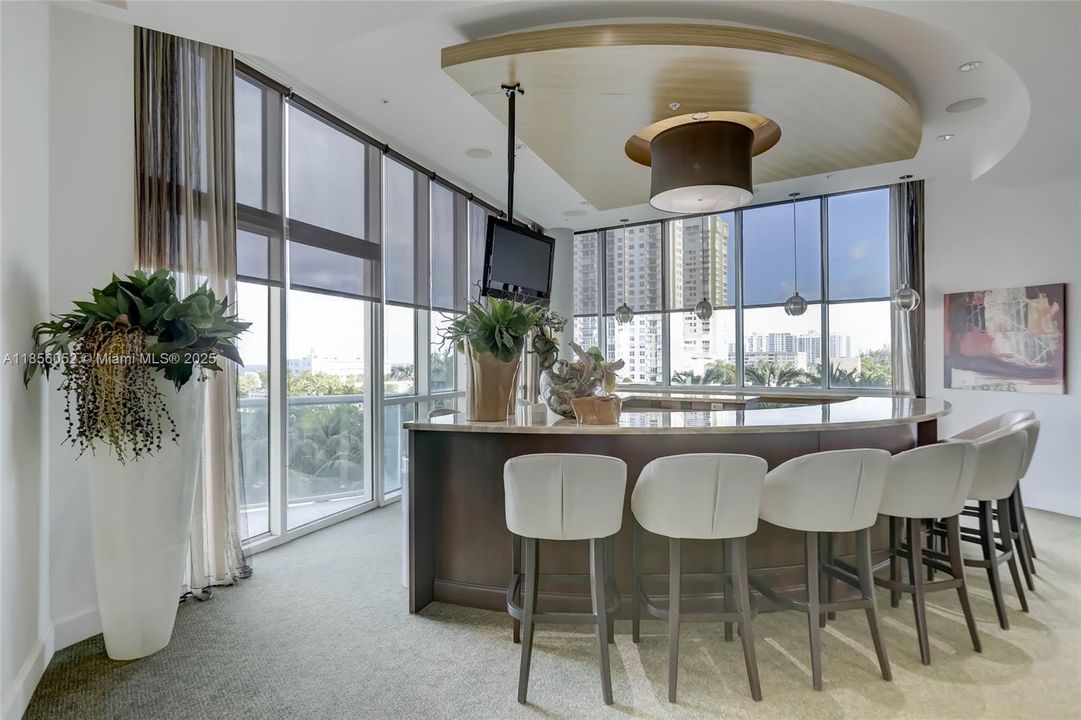 Active With Contract: $6,500 (2 beds, 2 baths, 1975 Square Feet)