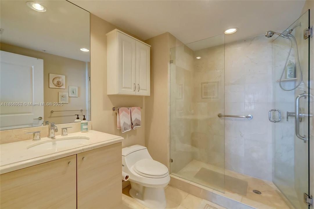 Active With Contract: $6,500 (2 beds, 2 baths, 1975 Square Feet)