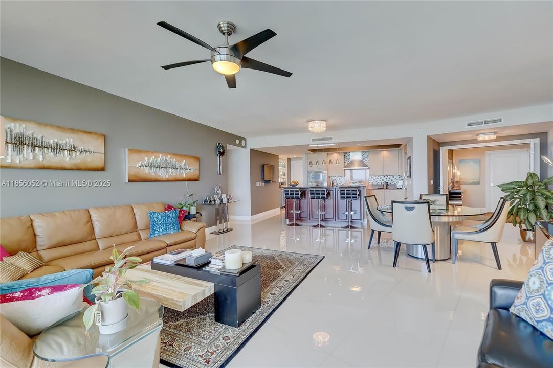 Active With Contract: $6,500 (2 beds, 2 baths, 1975 Square Feet)