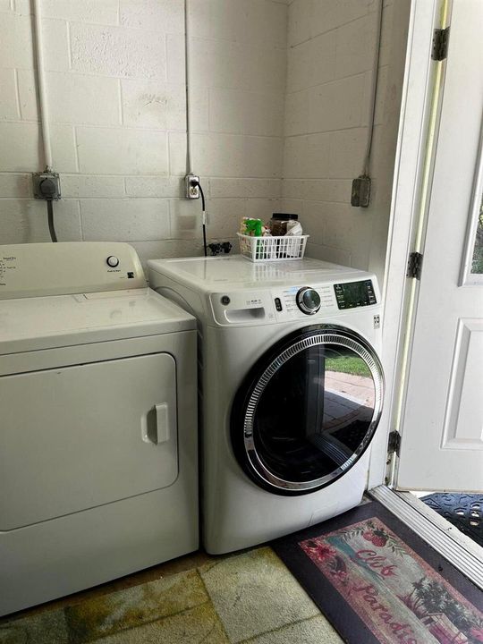 Laundry Rm