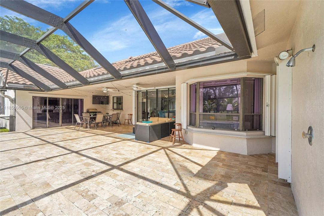 Недавно продано: $1,175,000 (4 спален, 3 ванн, 3358 Квадратных фут)