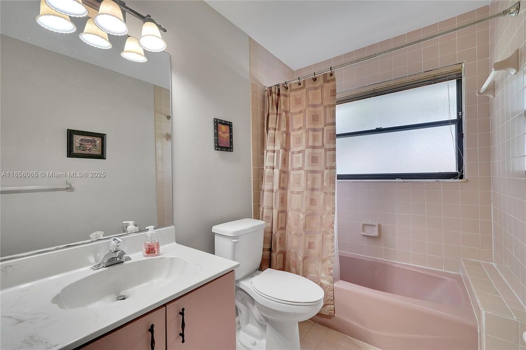 Недавно продано: $1,175,000 (4 спален, 3 ванн, 3358 Квадратных фут)