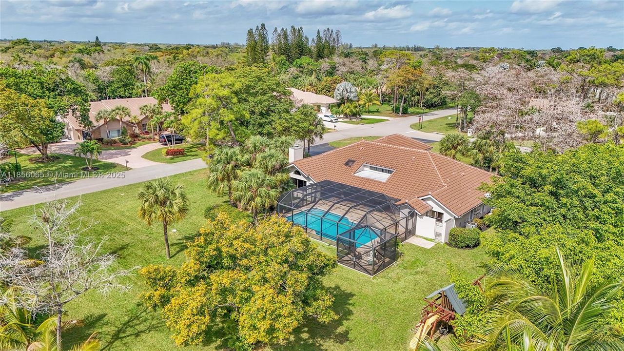 Недавно продано: $1,175,000 (4 спален, 3 ванн, 3358 Квадратных фут)