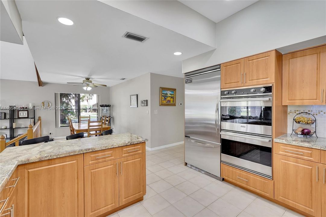 Недавно продано: $1,175,000 (4 спален, 3 ванн, 3358 Квадратных фут)