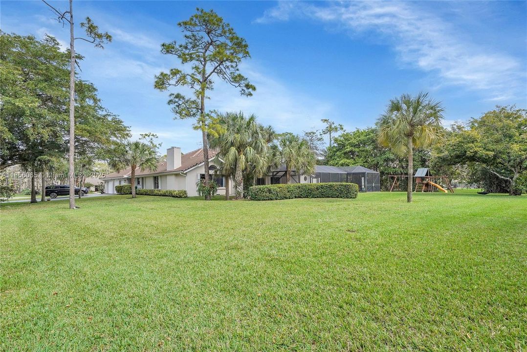 Недавно продано: $1,175,000 (4 спален, 3 ванн, 3358 Квадратных фут)