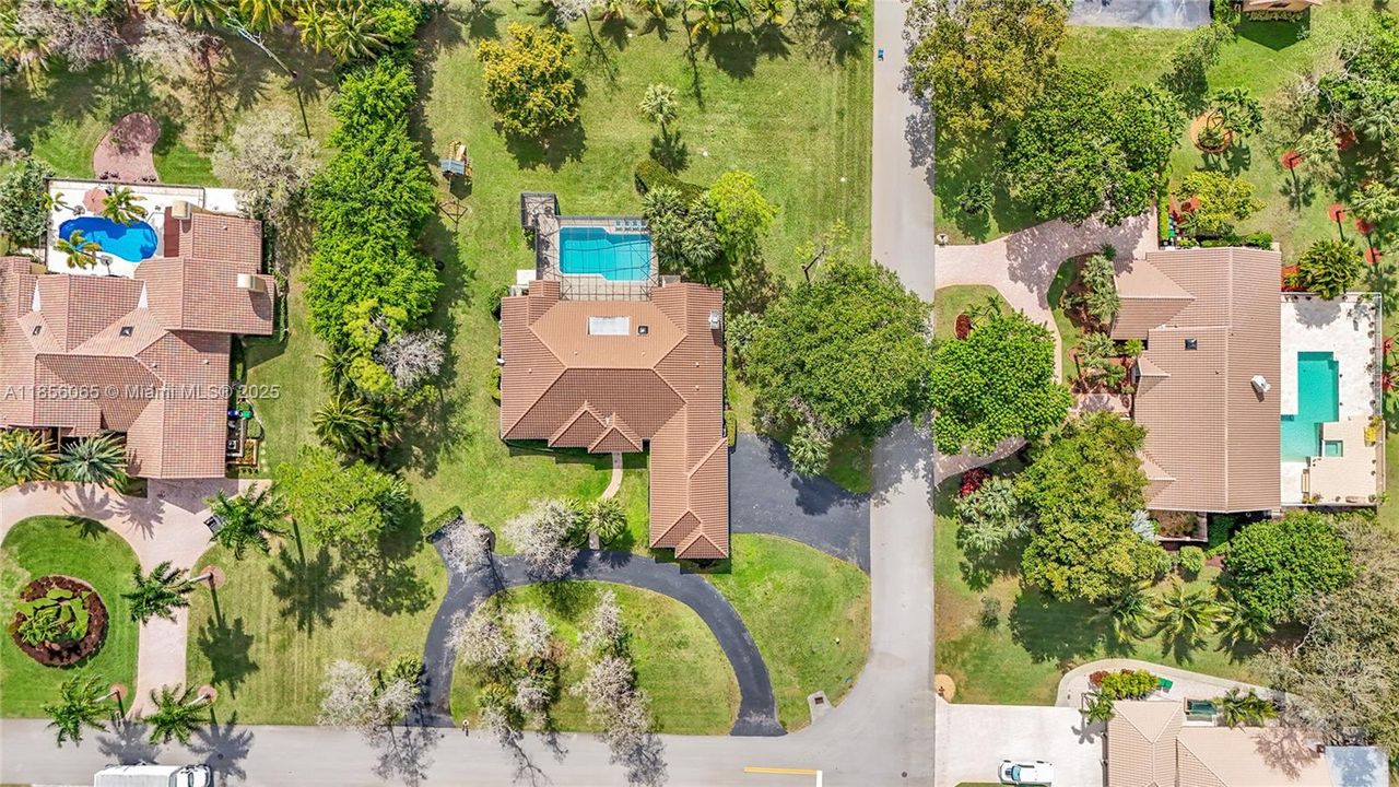 Недавно продано: $1,175,000 (4 спален, 3 ванн, 3358 Квадратных фут)