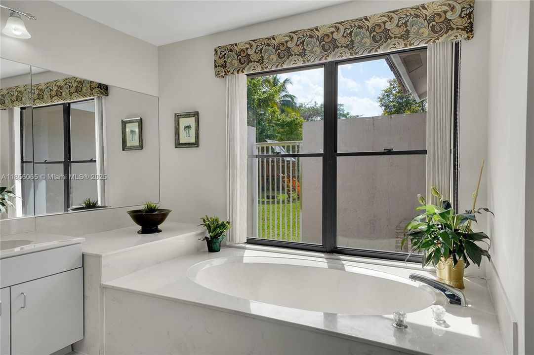 Недавно продано: $1,175,000 (4 спален, 3 ванн, 3358 Квадратных фут)