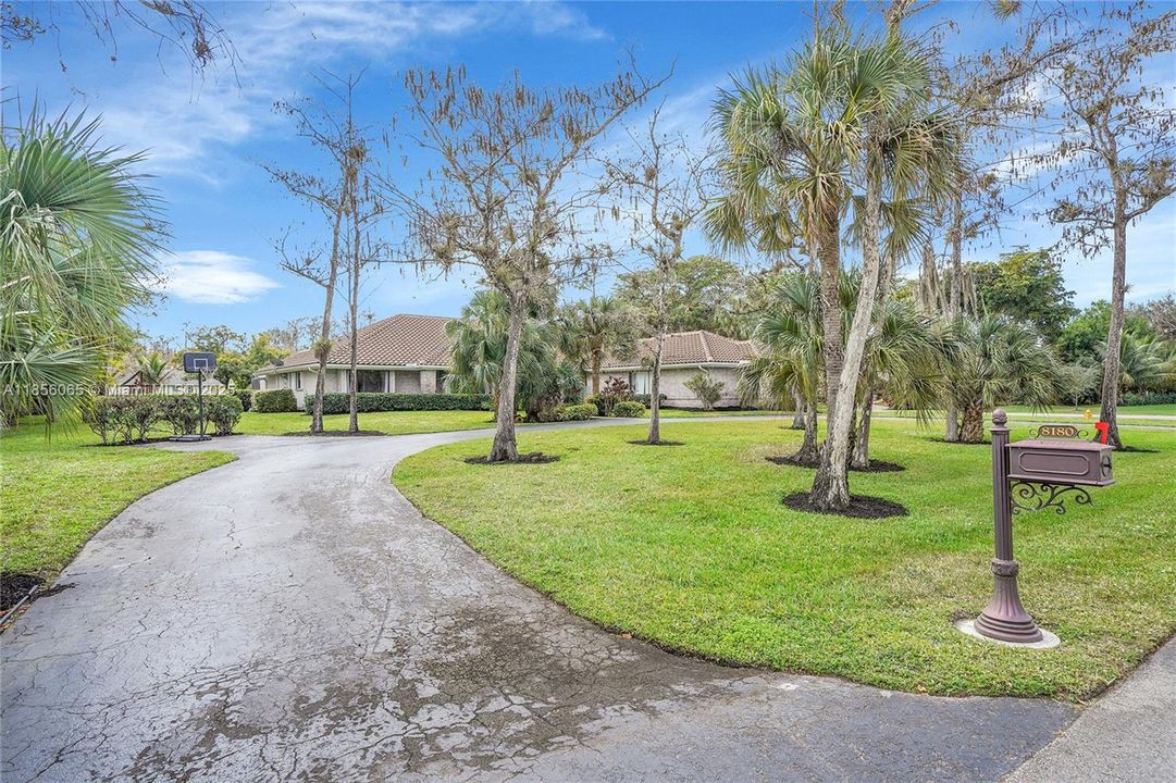 Недавно продано: $1,175,000 (4 спален, 3 ванн, 3358 Квадратных фут)