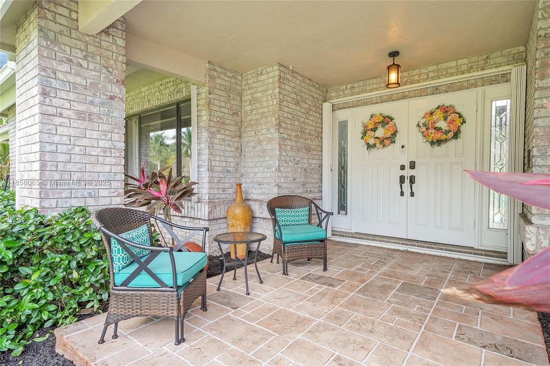 Недавно продано: $1,175,000 (4 спален, 3 ванн, 3358 Квадратных фут)