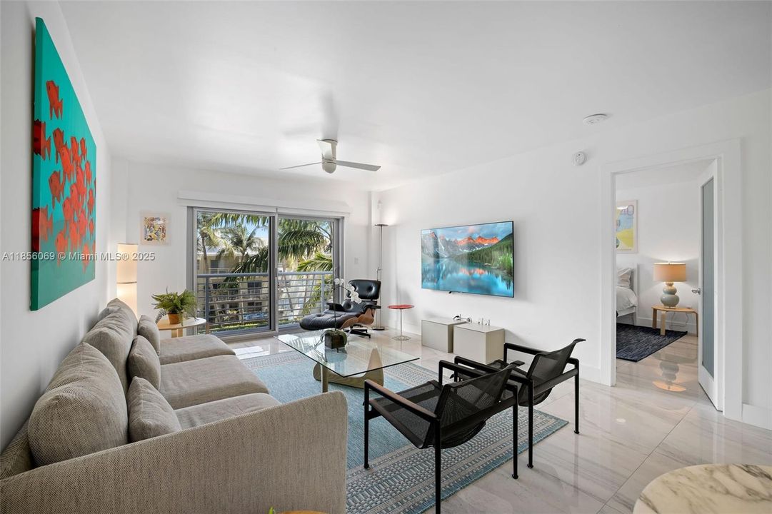 待售: $520,000 (1 贝兹, 1 浴室, 784 平方英尺)