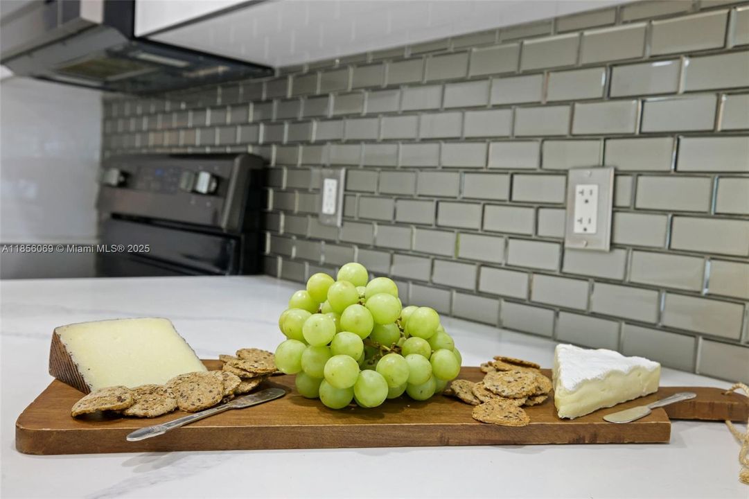 待售: $520,000 (1 贝兹, 1 浴室, 784 平方英尺)