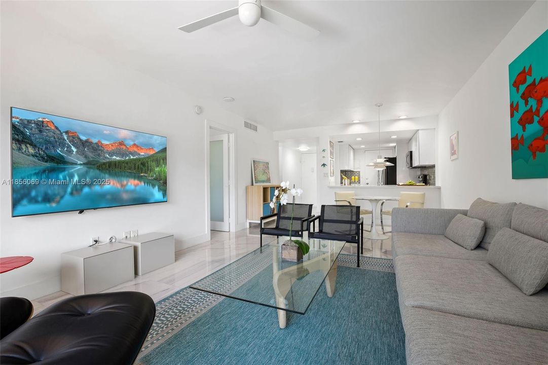 待售: $520,000 (1 贝兹, 1 浴室, 784 平方英尺)