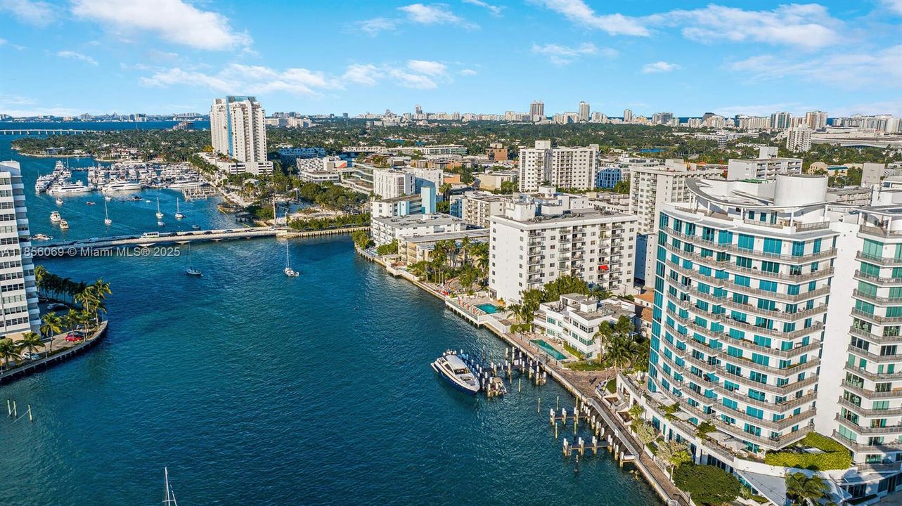 待售: $520,000 (1 贝兹, 1 浴室, 784 平方英尺)