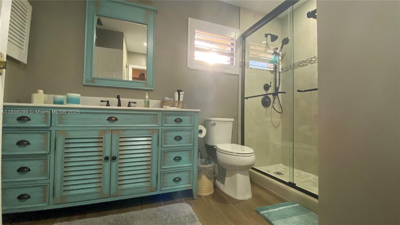 Recently Rented: $7,800 (3 beds, 2 baths, 1850 Square Feet)