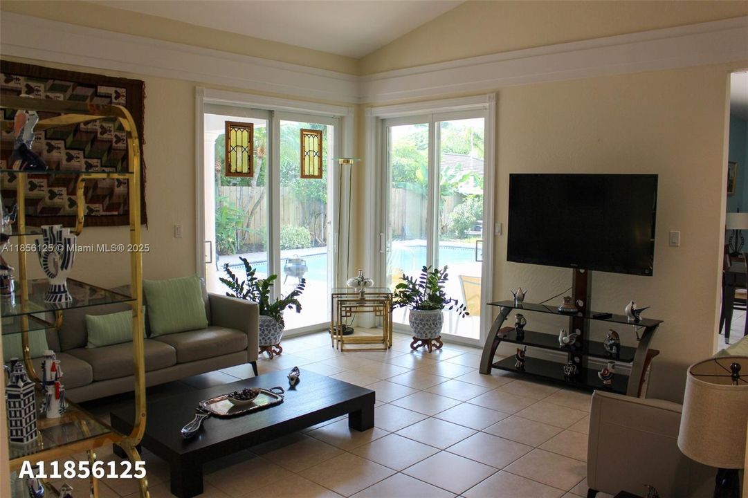For Sale: $1,825,000 (4 beds, 4 baths, 3207 Square Feet)