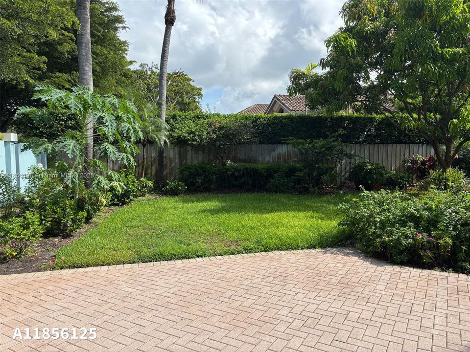 For Sale: $1,825,000 (4 beds, 4 baths, 3207 Square Feet)