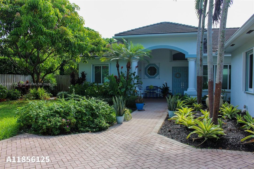 For Sale: $1,825,000 (4 beds, 4 baths, 3207 Square Feet)
