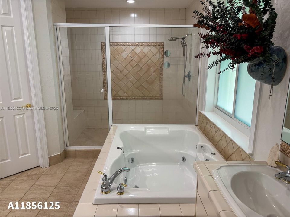 For Sale: $1,825,000 (4 beds, 4 baths, 3207 Square Feet)