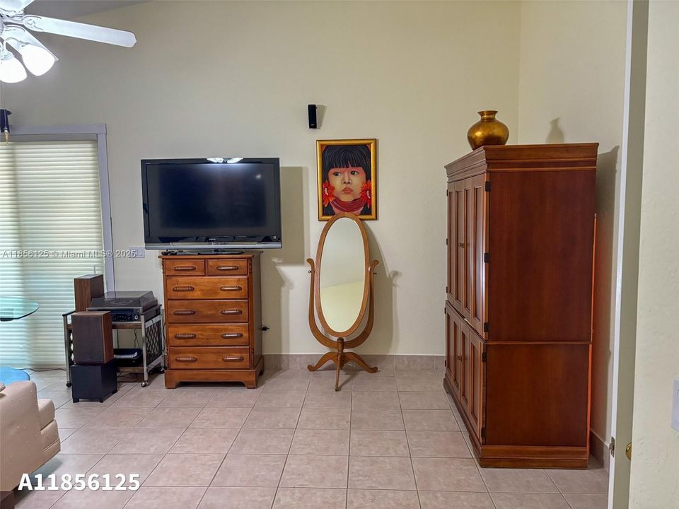 For Sale: $1,825,000 (4 beds, 4 baths, 3207 Square Feet)