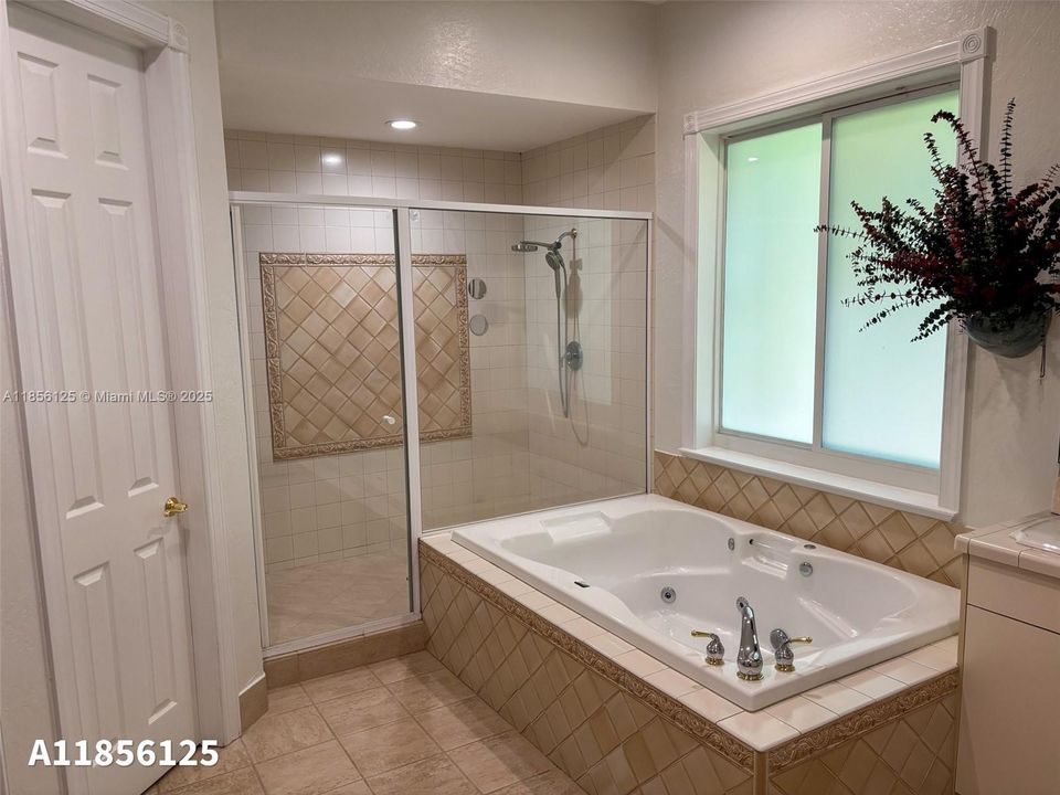 For Sale: $1,825,000 (4 beds, 4 baths, 3207 Square Feet)