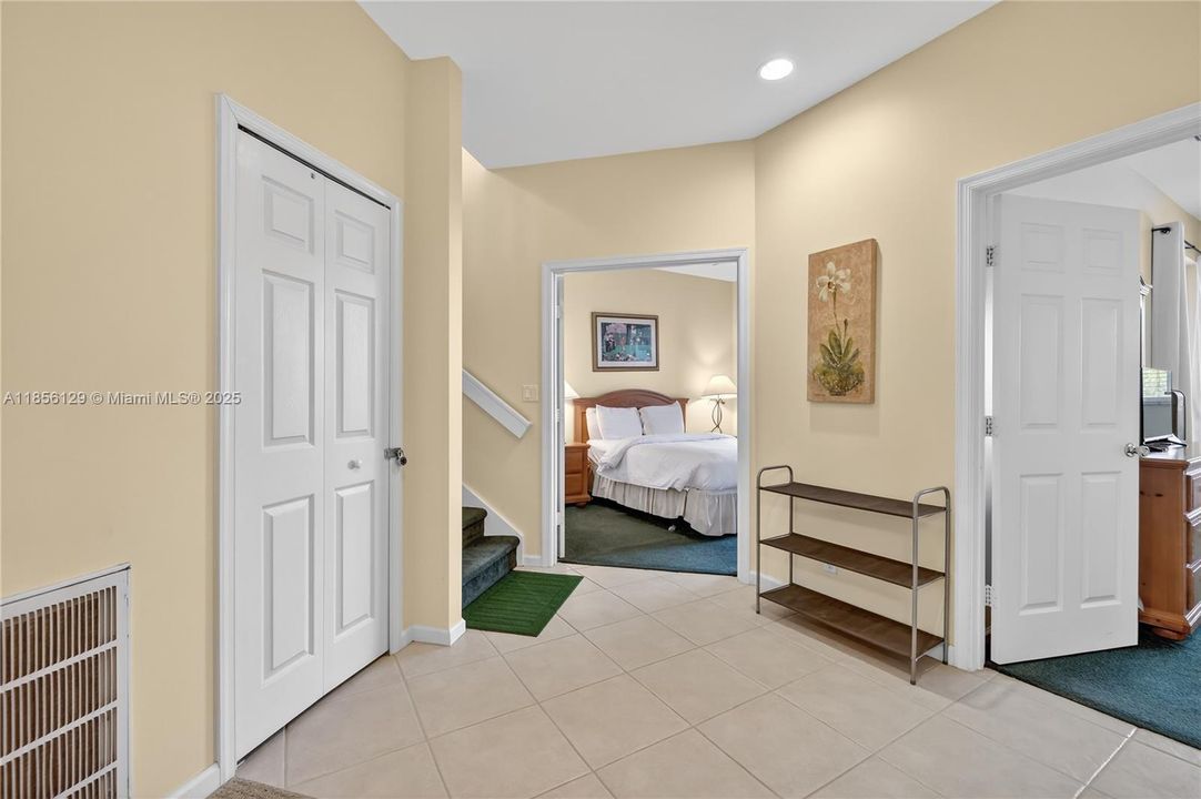 待售: $349,000 (3 贝兹, 2 浴室, 1866 平方英尺)