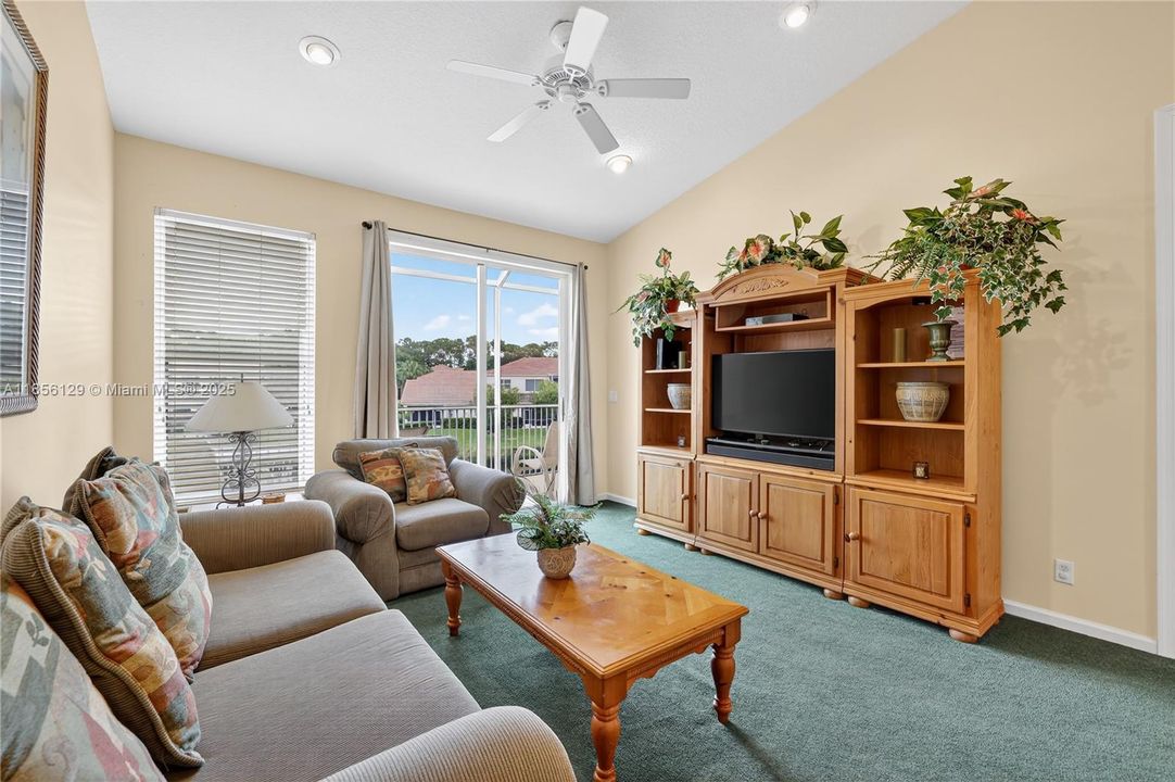 待售: $349,000 (3 贝兹, 2 浴室, 1866 平方英尺)