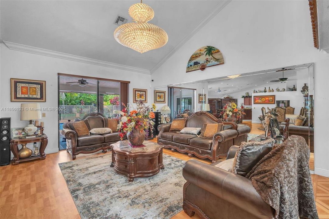 For Sale: $1,100,000 (5 beds, 3 baths, 2950 Square Feet)