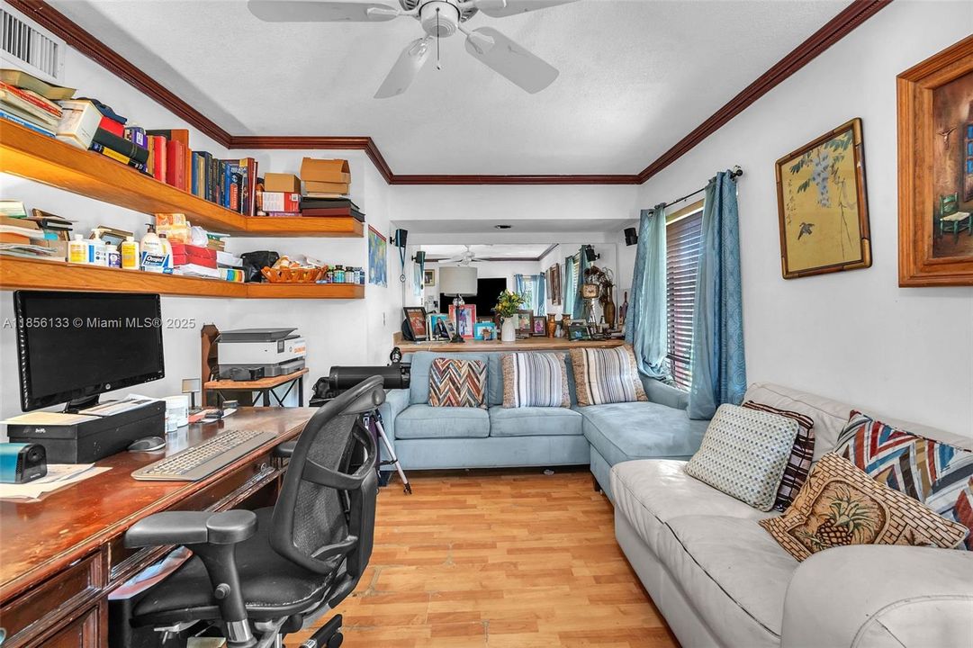 For Sale: $1,100,000 (5 beds, 3 baths, 2950 Square Feet)