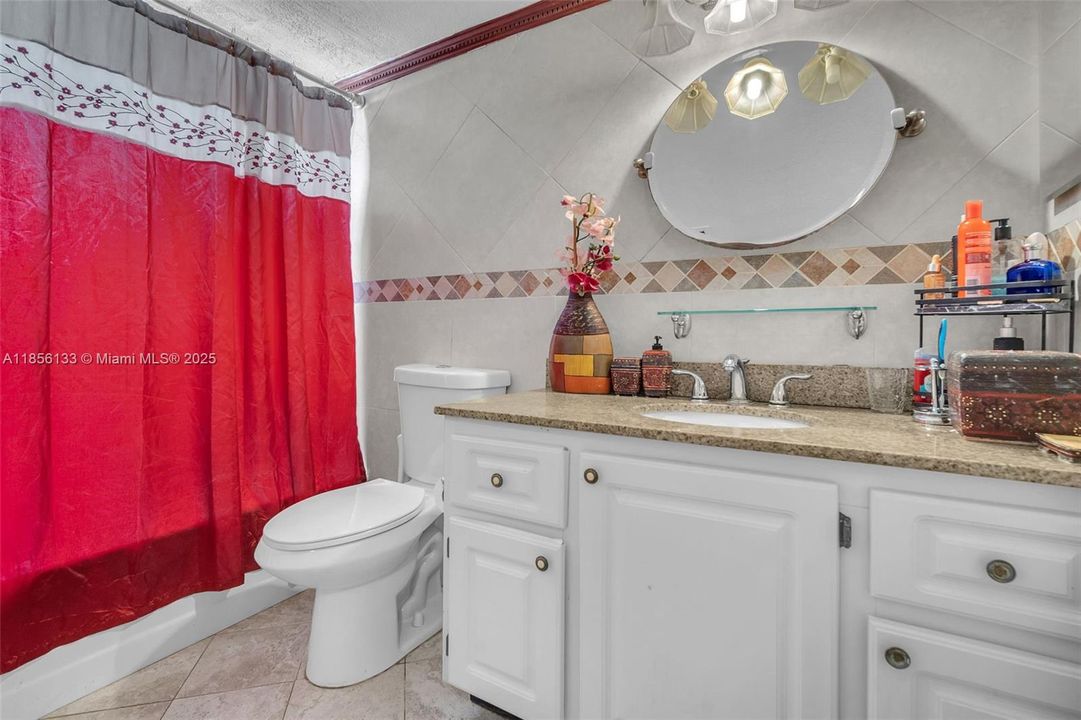 For Sale: $1,100,000 (5 beds, 3 baths, 2950 Square Feet)