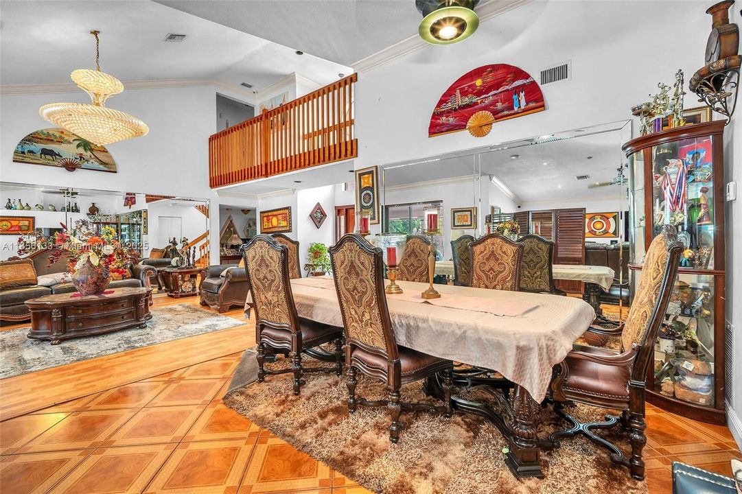 For Sale: $1,100,000 (5 beds, 3 baths, 2950 Square Feet)