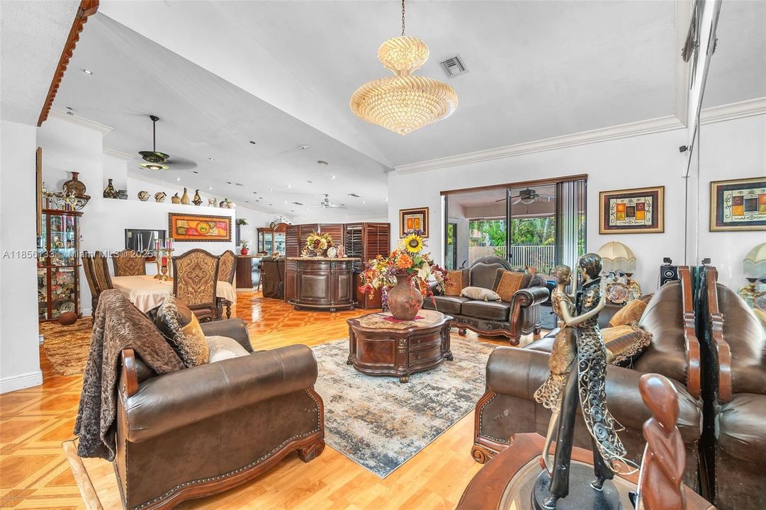 For Sale: $1,100,000 (5 beds, 3 baths, 2950 Square Feet)