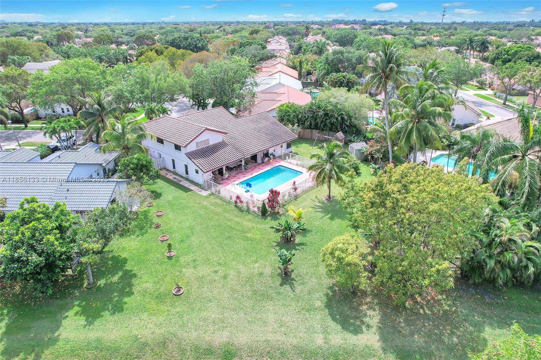 For Sale: $1,100,000 (5 beds, 3 baths, 2950 Square Feet)