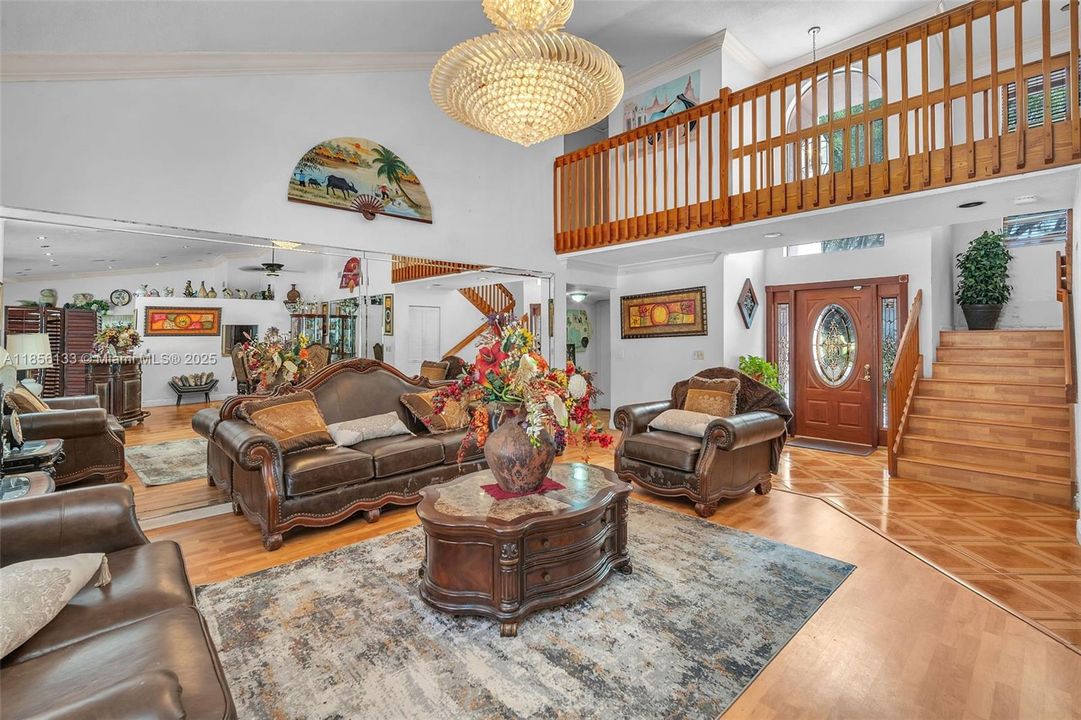 For Sale: $1,100,000 (5 beds, 3 baths, 2950 Square Feet)