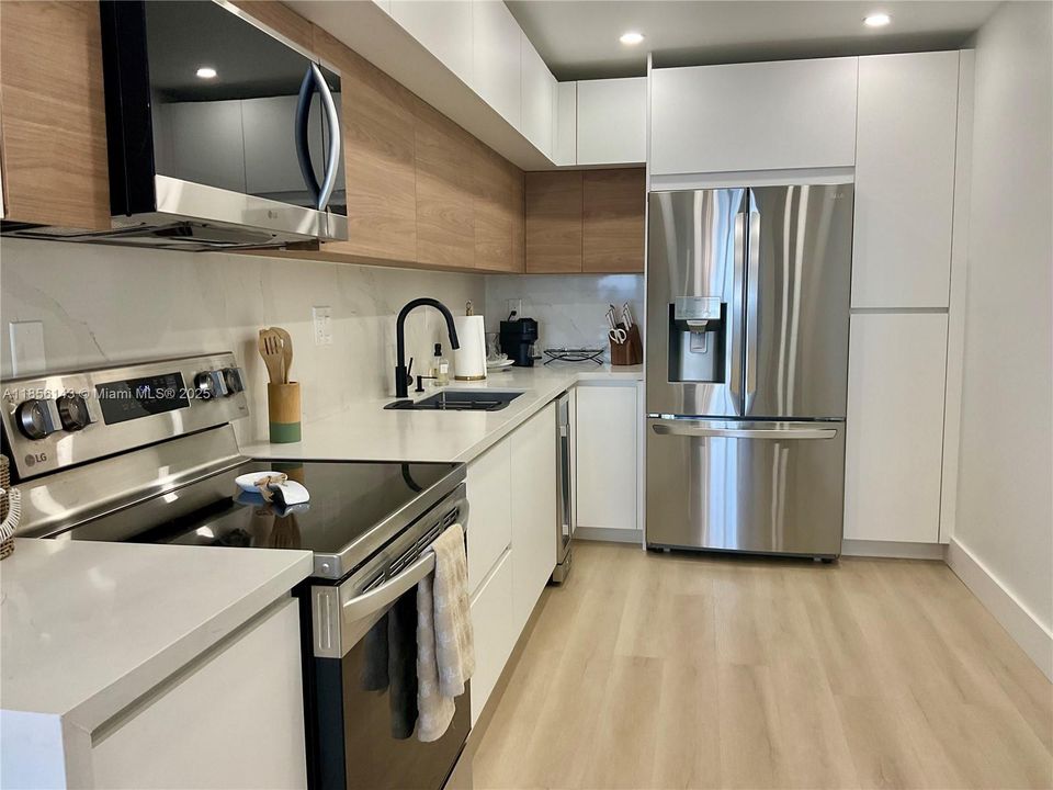 Recently Rented: $4,900 (2 beds, 2 baths, 1208 Square Feet)