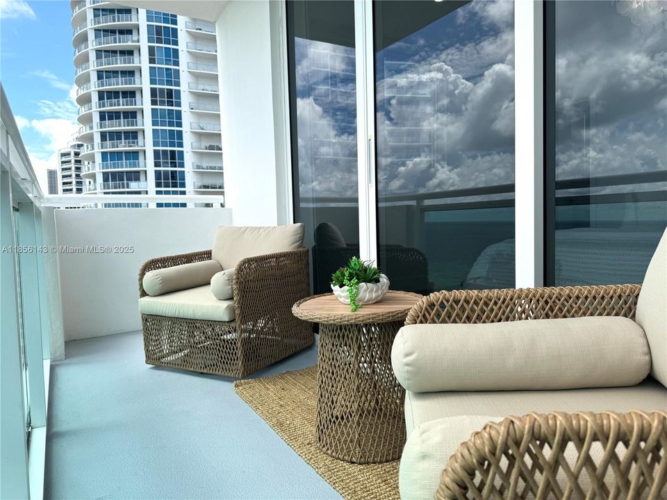 Recently Rented: $4,900 (2 beds, 2 baths, 1208 Square Feet)