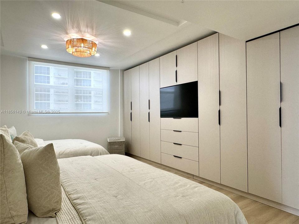 Recently Rented: $4,900 (2 beds, 2 baths, 1208 Square Feet)