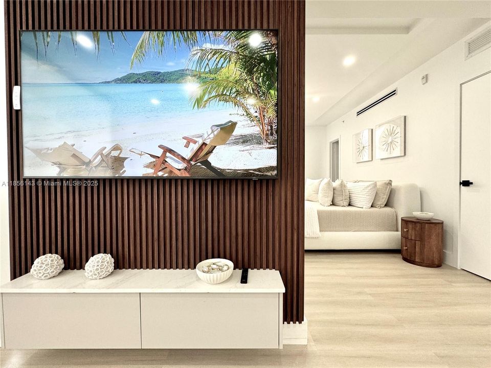 Recently Rented: $4,900 (2 beds, 2 baths, 1208 Square Feet)