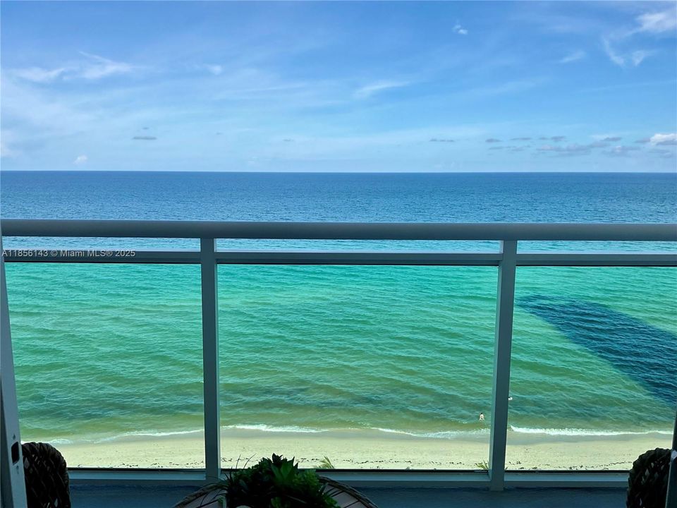 Recently Rented: $4,900 (2 beds, 2 baths, 1208 Square Feet)